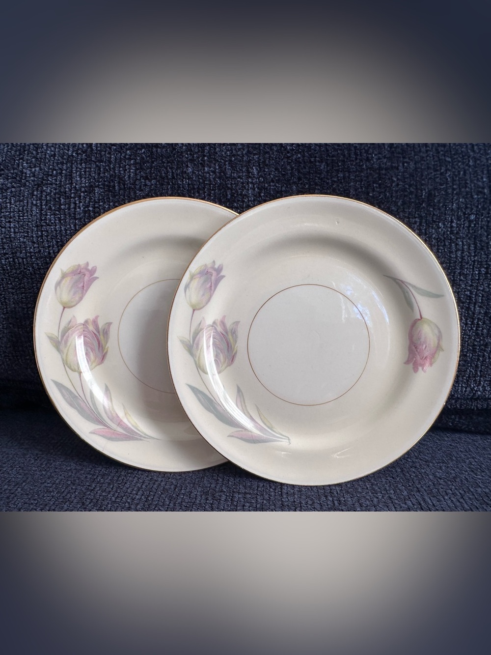 Vintage Tulip Ceramic Plates - PAIR In Good Condition